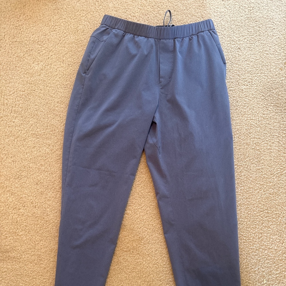 Lululemon men’s lightweight pants